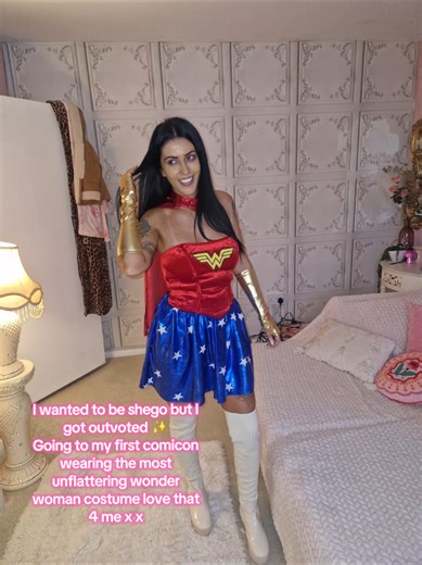 I wanted to be shego but I got outvoted ✨️ Going to my first comicon wearing the most unflattering wonder woman costume love that 4 me x x #comicon #cosplay #wonderwoman