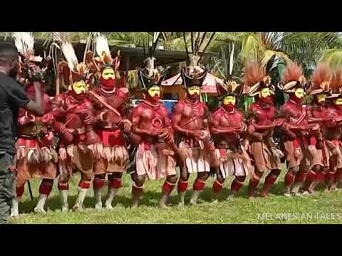 Huli Wigmen |PNG| Hela Province. Colourful & beautiful attires, Synchronized dancing.