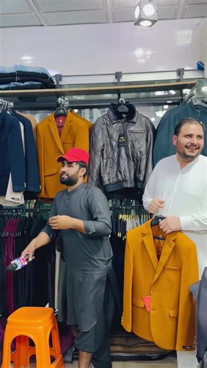 Exploring Rangreza Mall in Mandibahauddin