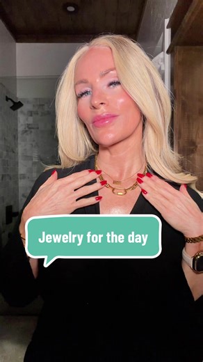 My jewelry for the day and @HarperJewelry always makes the best tarnish free jewelry #necklacestack #tarnishfreejewelry #harperjewelry #jewelryaesthetic #fashionaccessories