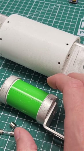 a cosa servono i fusibili? Con FUSIBILE da 1000A😨 #elettronica #ingegneria #esperimento