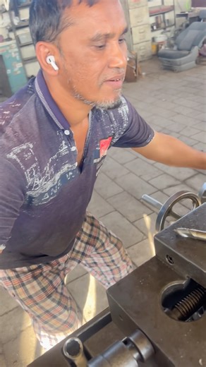 Miling job man #youtubeshorts #machine #automobile #automobile #cnc