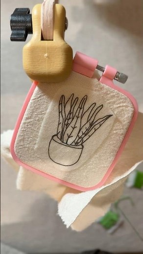 Embroidery hack: miniature thread paintings are much easier to finish #embroidery #diy #beginner