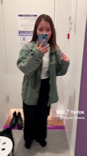 食事制限なし🙅‍♀️運動だけで体は引き締まるの？ #fittok #challenge #fitness #workout #筋トレ #クリスマスソング #ロマンスの神様