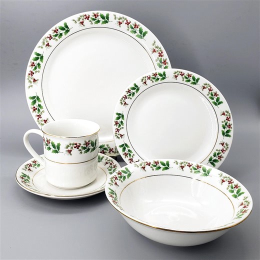 Vintage Gibson Everyday CHRISTMAS CHARM Holly Delight Harmony Place Settings, Holly & Berries, Gold Trim, Bowls, Mugs, Salad, Bread Plates - Etsy