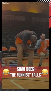 598K views · 5.1K reactions | The guy next to Shaq had late realisation   #NBA #shaq #Funny #fails #LosANgelesLakers #NBA #Basketball #MiamiHEat #BostonCeltics #ShaqAttack #Fortnite #DjDIesel | Basketball Retro | Facebook