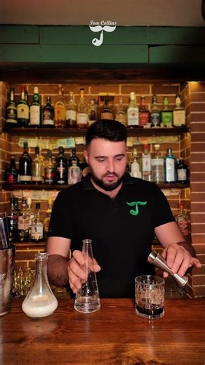 White Russian cocktail making process