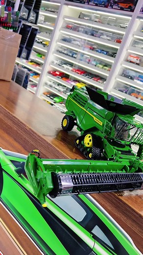 Miniaturas Agrícolas - Trator John Deere Pequeno
