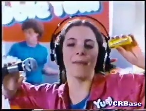 77K views · 1.1K reactions | 經典廣告 - 百寶膠 Bubble Yum 仲記唔記得？ | 昔日香港 | Facebook