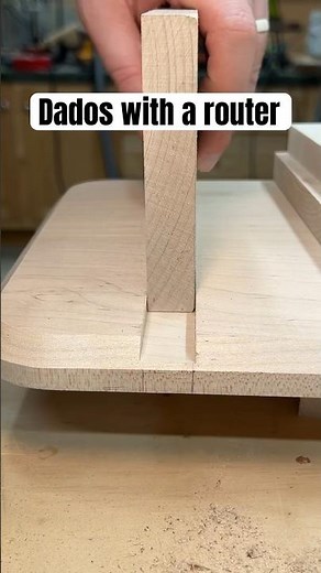 🪵 Cutting dados with a trim router and a quick jig