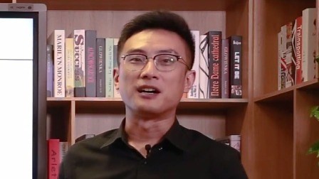 sur 表示方位的前缀词