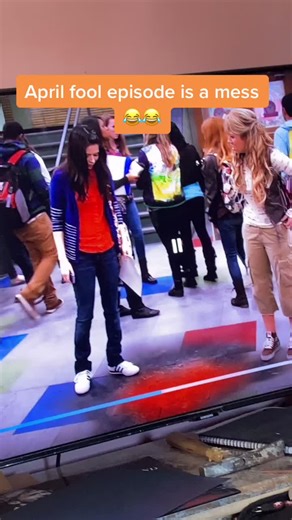 Weirdest iCarly Episode featuring Sam Acting Weird