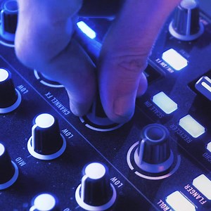 RANE FOUR vs Serato Stems 💫 Our very own DJ Blakey shows you just how powerful the new RANE FOUR is with this impressive performance routine 🤩 If you're 🤯 after watching that, you can watch him break down the full performance here: https://youtu.be/MGW_MMwfIfw | Serato