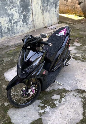 Kulit Jok Motor Api Pink yang Menarik