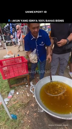 Komunitas Pebisnis | 100% Bahas Bisnis on Instagram: "BAKSO GORENG 2.000-AN… SEHARI OMZET TEMBUS 7 JUTA! Siapa sangka, camilan sederhana bakso goreng yang dihargai Rp2.000–Rp3.000 per pcs… bisa jadi mesin uang dengan omzet 7 JUTA PER HARI! #BaksoGoreng2Ribu #Omzet7JutaSehari #UsahaCamilanLaris #UMKMKuliner #BisnisModalKecilUntungBesar #UKMExpertID #DariBaksoJadiBerkah"