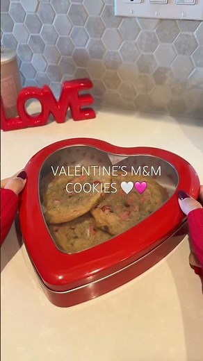 Valentines m&m cookies using my @NIIMBOT B21 Pro Smart Label Printer #valentinesday #valentine #asmr