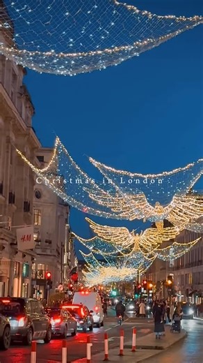 National Destinations on Instagram: "Enchanting Christmas lights and decorations in the London winter of 2025. The city will be transformed into a breathtaking spectacle of festive lights, capturing the true spirit of the holiday season. 🎶 Recent Street 💫 The Royal Exchange 🎄 Threadneedles Hotel 🥂 Covent Garden 🪩 Annabel’s ✨ Bond Street ☎️ 📍London 🎥 @nationaldestinations © #london #Christmas #londonchristmas #londonmoments #londonchristmasm