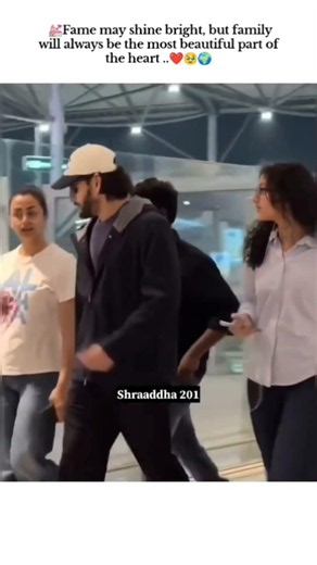 Mahesh Babu family moments #maheshbabu #ramcharan #samantha #priyankachopra #tollywood #sreeleela
