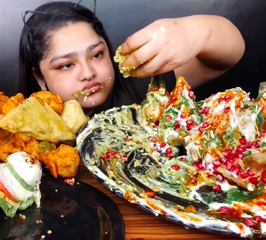 12K views · 213 reactions | PAKODA EATING #indianmukbang #asmrvideo #pakoda #samosa | Eating Challenge | Facebook