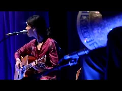 Souad Massi - Khalouni (Live Acoustic 2007)