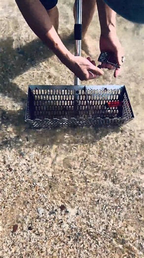 1.9K views | Beach Clean Up – I Found an Old Phone Hidden Treasure 4 #treasurehunt | Beach Clean Up | Facebook