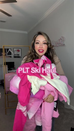 Sharing some hauls for my upcoming ski/snow trip. . . . #skifit #skifitcheck #tulleride #skisuit #pinkski #pinkski #latinacreator #skifashion #skilooks #dallasfashionblogger #skibutmakeitpink #skifashion #skioutfit