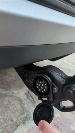 Ford Explorer électrique - attelage rétractable