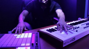 Sickick_-_Epic_Sean_Paul_Mashup_(Live)