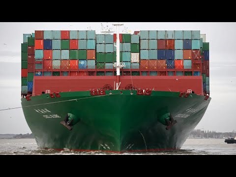 World’s BIGGEST Container Ship (2025) — Why This Shouldn’t Be Possible