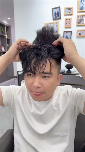 The wig's breathability, realism, and ease of maintenance are all demonstrated.#wig #haircut #hair