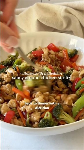dinner with a dietitian: saucy ground chicken stir fry with garlic ginger sauce! Recipe below ⬇️🫶🏼