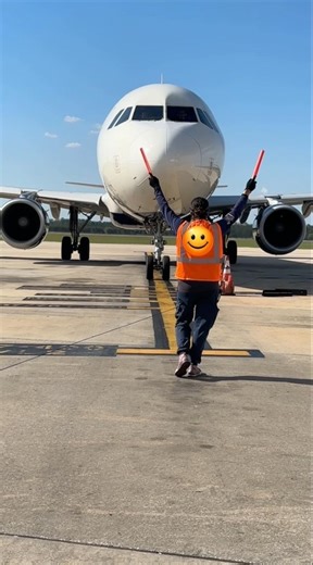 🔥Parking an Airbus A321 #aviation #flight #airport