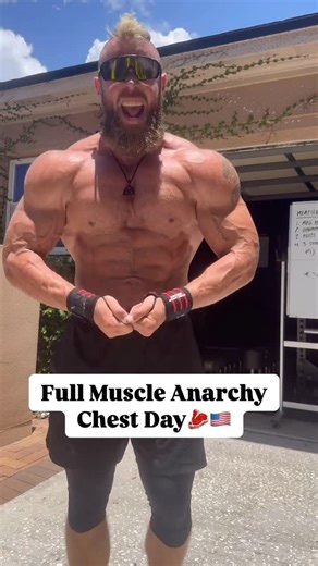 Bro Science + Real Science on Instagram: "Train for strength and size athletically! Unleashing some Thundr⚡️ in a “Muscle Anarchy” chest day. Full workout below⬇️⬇️⬇️ 1. Pressing Primer Circuit -250m Row -20 DB Hang Snatch -15 Parallette Push Ups X3 Rounds 2. Plyo Progression -3x3 vertical toss -3x3 Side Toss -3x5 Barbell Drop Catch 3. Flat Bench 8 Rep Top Set in 5 Attempts 4. 5 Minutes of DB Incline Bench with light-moderate weight for max reps 5. 3 Sets of 20 pullover Extensions into 20 Close 