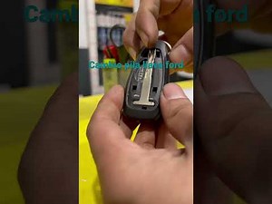 How to replace the battery of a Ford key.