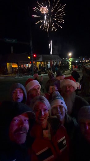 Now that’s how you throw a “Snoopy” themed #christmas parade! 🧑‍🎄🎄🎁🥳 🥜 #woodlandpark #joy | Landon Mayer Fly Fishing
