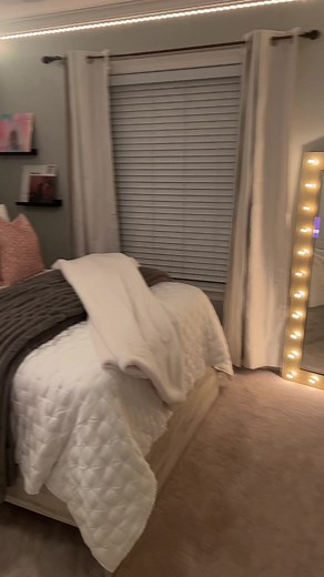 Christmas Room Makeover for Daughter with Leah Grimes