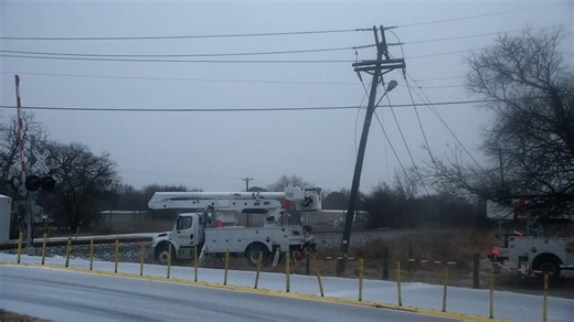 North Texas power outages: Thousands are still without power - here's how to check the map, your status