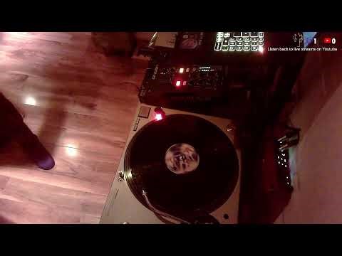 DRUNK MIXING JUNGLE VINYLS :)