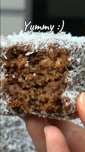 Easy & Delicious Lamingtons Recipe | Super Chocolatey Dessert!🍫
