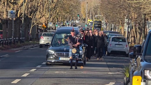 There were emotional scenes at the funeral of Jamie Gill earlier today. Jamie, who was married to the popular influencer Niamh Cullen, passed away following his battle with cancer aged 33. His death was confirmed over the weekend, just days after the couple shared their first wedding anniversary. Mourners gathered in Dublin to pay their respects on Tuesday. Ar dheis Dé go raibh a anam 💚 | Irish Daily Mirror