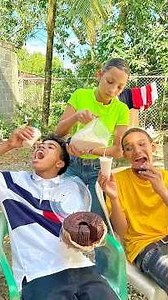 When a little girl makes breakfast for her siblings 👧🏼🍛☕️😢 #shorts #food #reflection