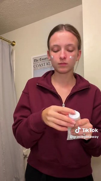 I’m trying to start to get into a routine of doing my skincare!🙃 #skincare #routine #foryou #girls