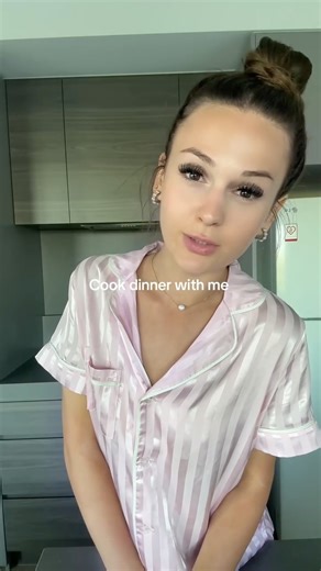 Rubes on Instagram: "Make dinner with me #cooking #cookwithme"