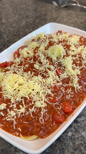 2.2K views · 31 reactions | Filipino Style Spaghetti Ingredients : 2 Pack Filipino Style Spaghetti Sauce 8 pcs hotdogs (cut) 6 cloves garlic (minced) 1 medium onion 2 medium bell pepper 2 beef cube 1 lb ground beef 25 g gratef cheese 1 tsp salt (add to taste) 1 tsp ground black pepper 3 tbsp olive oil Happy cooking! #cooking #spaghetti #filipinofood #filipinostyle #pasta #yummyfood #spaghettinight #homecooking | Cooking Ina Nyo | Facebook