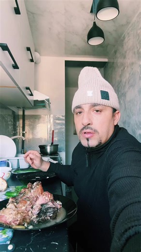 Videoclipuri postate de Adrian (@petrisor746) cu sunet original - Adrian