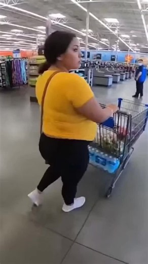 A routine receipt check at the store turns into an intense confrontation when a pregnant shopper is stopped by a loss prevention officer. #CaughtOnCamera #bodycam #povsecurity #waitforit