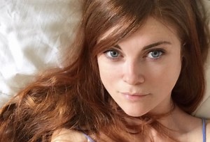 Sarah Beattie - Biography and Personal Life of The Actress