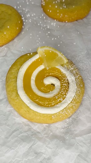 Lemon Swirl Cookies 🍋 ft. True Lemon Crystallized Lemon shakers — Find True Lemon Crystallized Lemon shakers on Amazon — #truelemon #lemon #lemoncookies #lemonbars #lemoncookies #lemondessert #TrueLemonPartner | Dipped Tampa