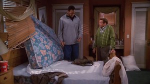 Eating curry clam soup in your son-in-law's bed while you wear his work clothes: Normal or not? | The King of Queens