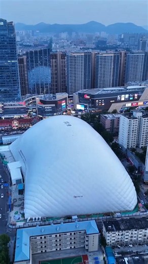 They Covered a 15-Story Building With a Balloon! 🤯 China's Smart Construction Technology